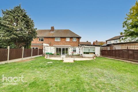 Carisbrooke Avenue, Bexley 3 bed semi