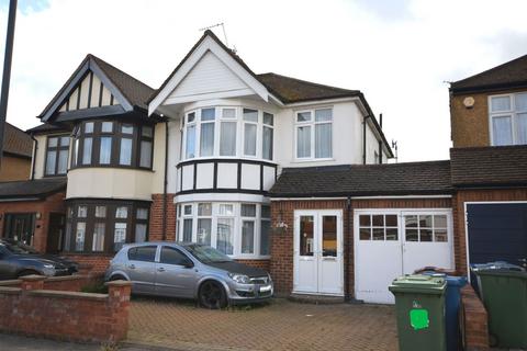 Alicia Gardens, Kenton, HA3 3 bed semi