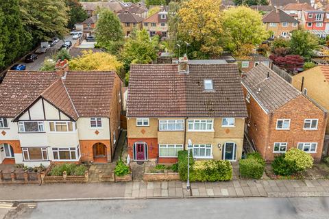 Wynchlands Crescent, Hertfordshire AL4 3 bed semi