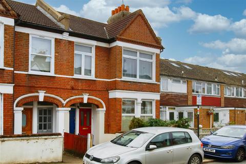 Penwith Road, London 2 bed maisonette for sale