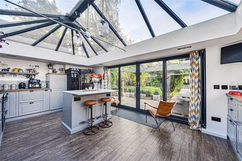 London Road, Pulborough 3 bed detached house for sale