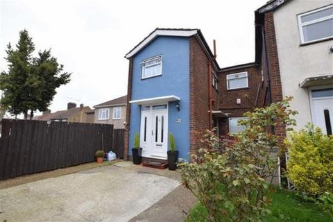 The Retreat, Grays, RM17 2 bed apartment for sale