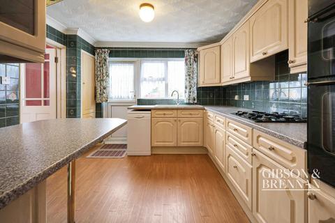 Wynters, Basildon, SS16 3 bed terraced house for sale