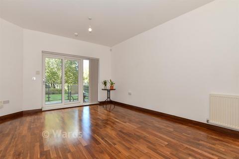 Cornhill Place, Maidstone, Kent 2 bed ground floor flat for sale