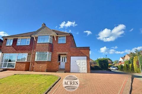 Lindrosa Road, Streetly, Sutton... 3 bed semi