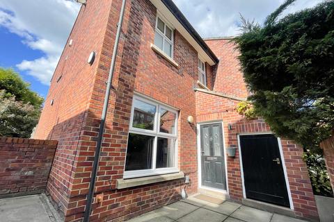 Springbank Court, Manor Road, Woodley 2 bed end of terrace house for sale