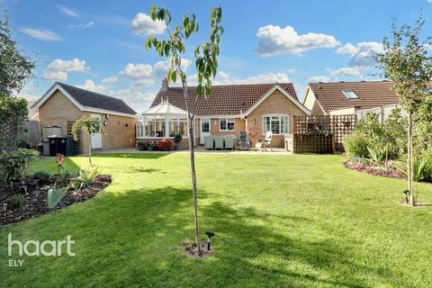 Meadow Way, Mepal 3 bed detached bungalow for sale