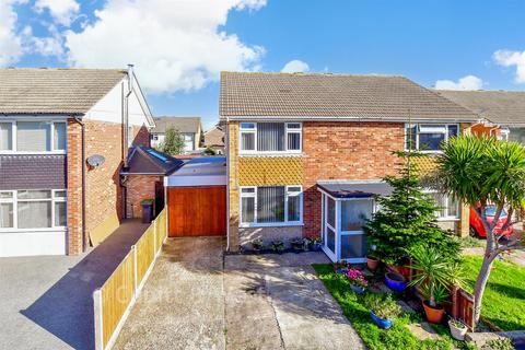 Walnut Tree Close, Hayling Island... 3 bed semi