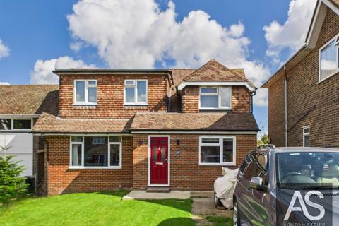 Battle Gates, Battle, TN33 4 bed detached house for sale