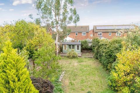 Greenfield Road, Newport Pagnell MK16 3 bed terraced house for sale