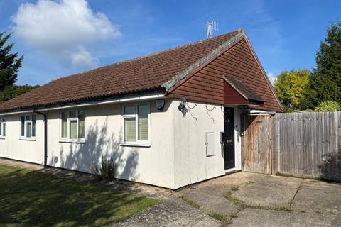3 Scottswood Road, Bushey... 3 bed bungalow for sale