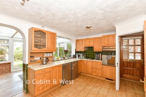 Streele View, Uckfield, East Sussex 3 bed semi