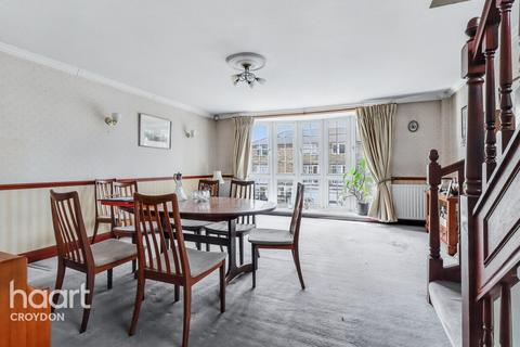 Waldronhyrst, South Croydon 4 bed end of terrace house for sale