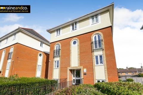 Walsingham Close, Hatfield 2 bed flat for sale