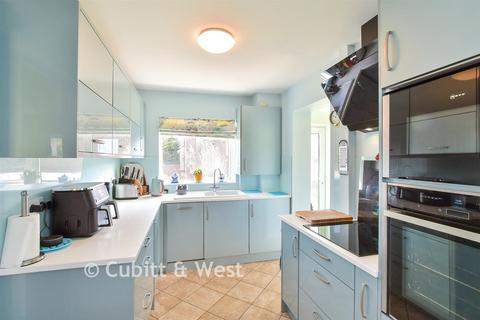 Test Road, Lancing BN15 3 bed semi