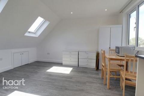 Deanfield Gardens Hurst Road, Croydon 6 bed semi