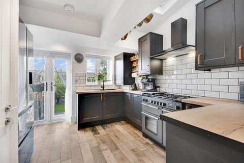 Primrose Hill, Chelmsford 2 bed terraced house for sale