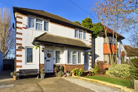 The Fairway, Ruislip, HA4 4 bed detached house for sale