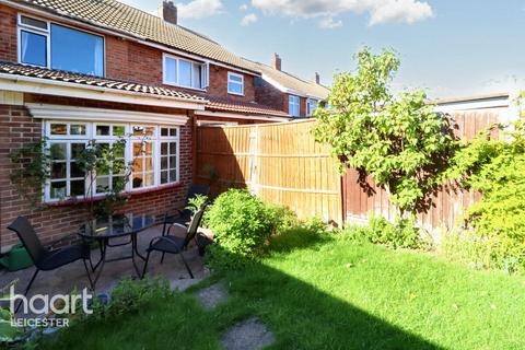 Shrewsbury Avenue, Leicester 4 bed semi