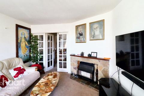 Shrewsbury Avenue, Leicester 4 bed semi