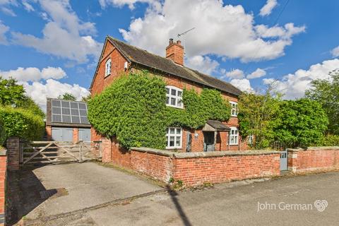Alms Road, Doveridge 4 bed cottage for sale