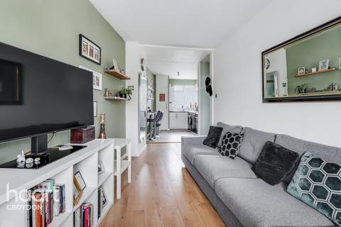 Limpsfield Road, Warlingham 1 bed flat for sale