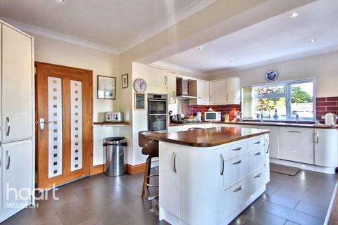 Walton Road, Wisbech 4 bed detached house for sale