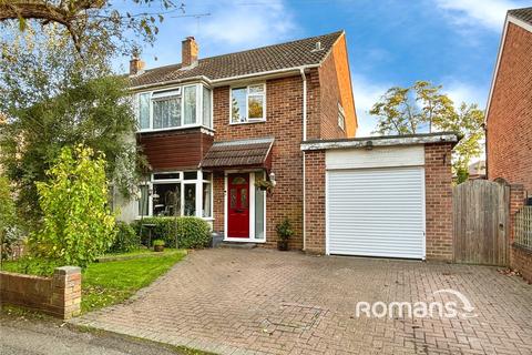 Lawford Crescent, Yateley, Hampshire 3 bed semi