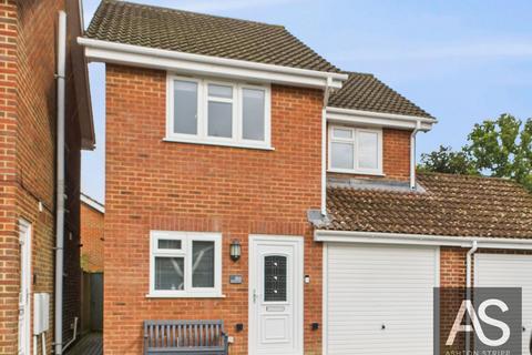 Swallow Drive, Battle, TN33 3 bed detached house for sale