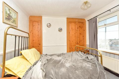 Priory Place, Faversham ME13 3 bed terraced house for sale