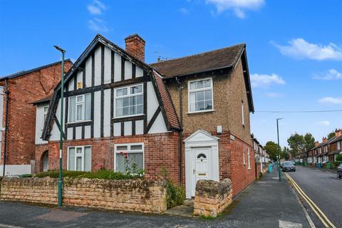 Greenfield Street, Dunkirk, Nottingham 3 bed semi
