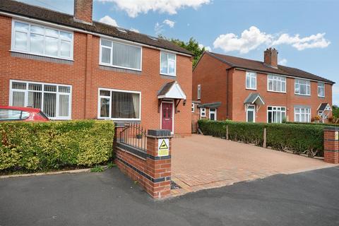Woodlands Close, Stone 3 bed semi
