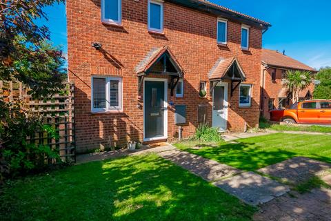 Woodstock Crescent, Hockley SS5 2 bed semi