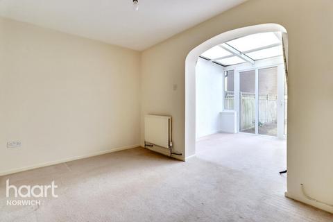 Plantsman Close, Norwich 3 bed semi