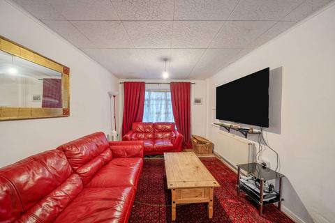 Chicheley Gardens, Harrow, HA3 3 bed detached house for sale