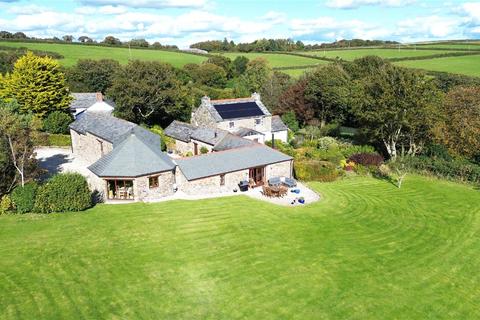 Pipers Pool, Cornwall PL15 5 bed detached house for sale