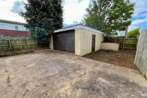 Garage & Land to the rear of, 10... Garage for sale