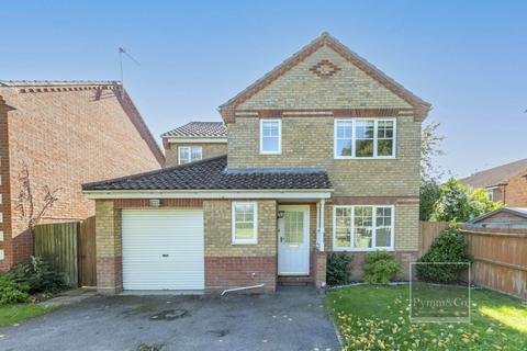 Wilks Farm Drive, Norwich NR7 4 bed detached house for sale