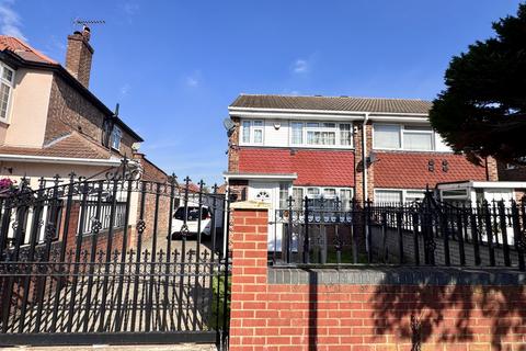 Sutton Road,  Hounslow, TW5 3 bed semi