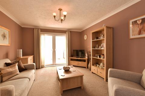 Cheyne Court, Wickford, Essex 2 bed terraced house for sale