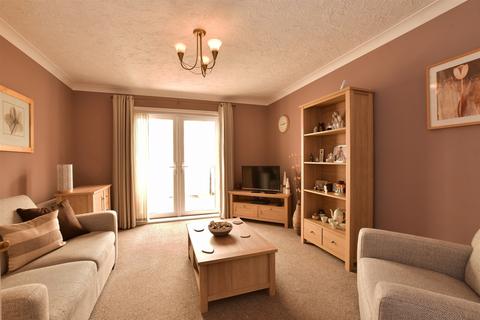 Cheyne Court, Wickford, Essex 2 bed terraced house for sale