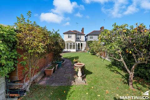 Maldon Road, Great Baddow, Chelmsford 3 bed detached house for sale
