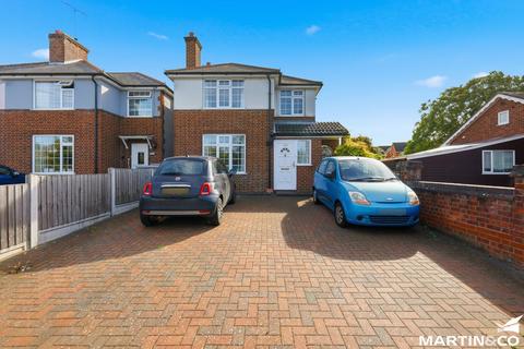 Maldon Road, Great Baddow, Chelmsford 3 bed detached house for sale