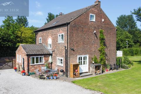 1 Harridge Lane, Ormskirk L40 4 bed detached house for sale