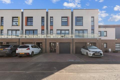 Hugh McIver Avenue, Paisley PA2 4 bed townhouse for sale