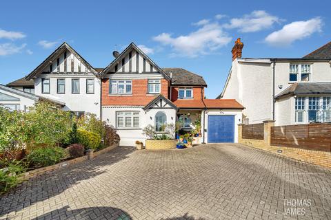 Chase Ridings, London, EN2 4 bed semi