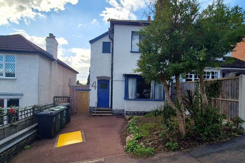 4 Kilby Avenue, Birstall, Leicester... 3 bed semi
