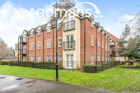 Brunel Court, Old College Road, Newbury 2 bed apartment for sale