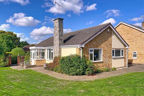 Cobbs Road, Kenilworth 3 bed detached bungalow for sale