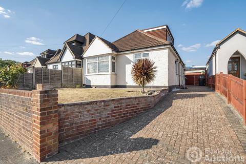 Hare Hill, Addlestone, KT15 3 bed bungalow for sale